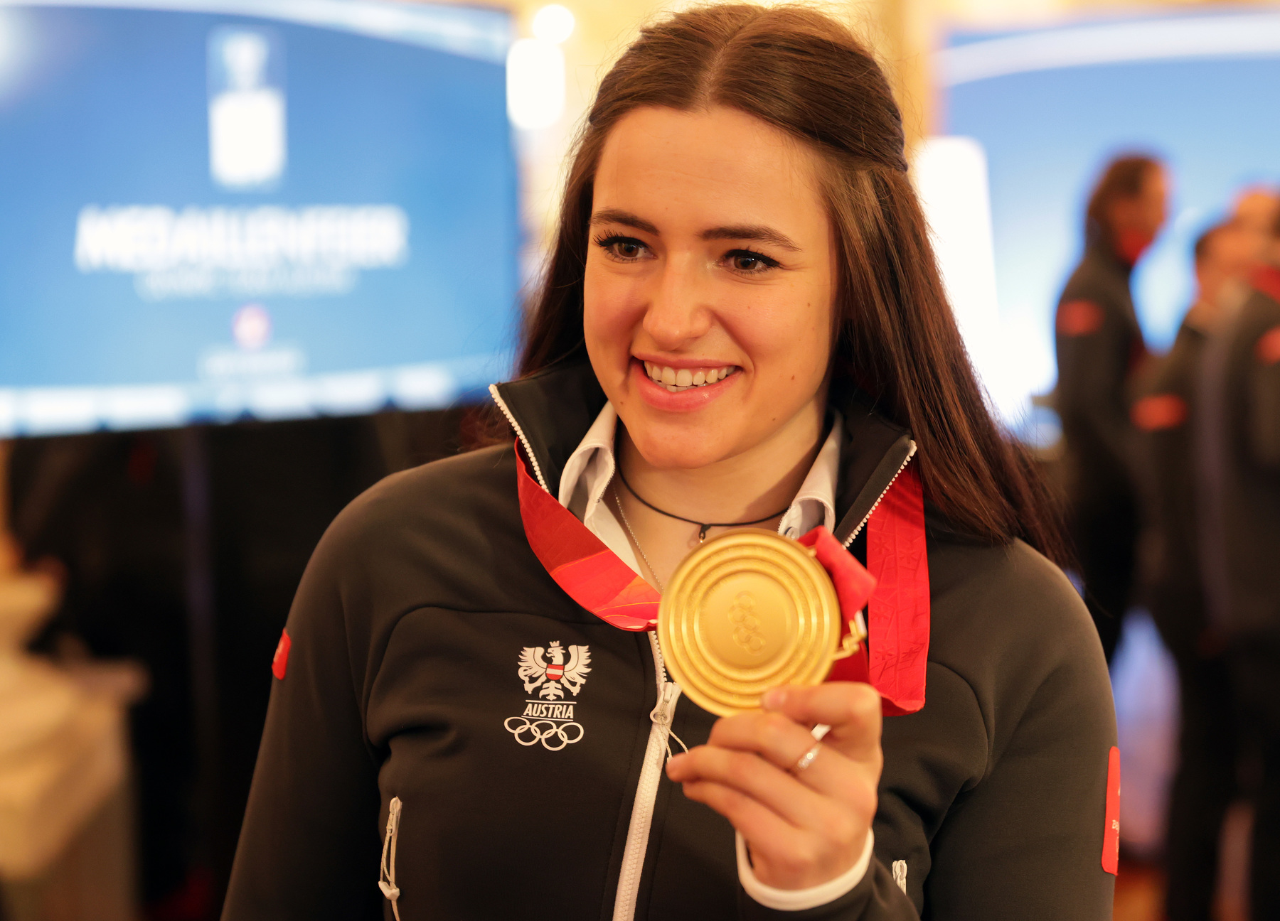 VIENNA,AUSTRIA,22.FEB.22 - OLYMPICS - Winter Olympic Games Beijing 2022, Olympic Team Austria, medal celebration. Image shows Katharina Huber (AUT). Keywords: medal. Photo: GEPA pictures/ Walter Luger